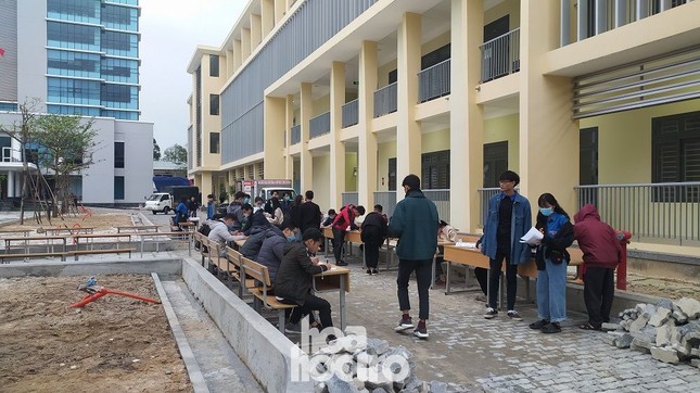 Bất chấp trời rét buốt, sinh viên ĐH Đà Nẵng vẫn nhiệt tình đi hiến máu nhân đạo ảnh 2