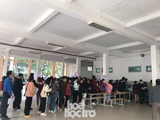 Chủ Nhật Đỏ: Sinh viên ĐH Đà Nẵng sưởi ấm ngày Đông lạnh bằng những giọt máu hồng ảnh 2