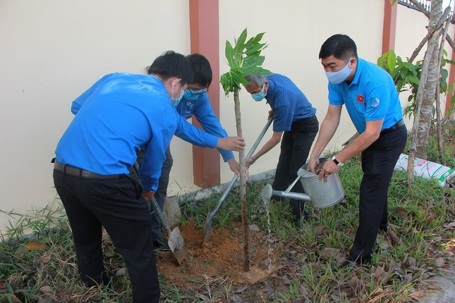 Tháng Thanh niên 2021: Dù không tổ chức lễ phát động, Bình Dương vẫn ra quân hoành tráng ảnh 3