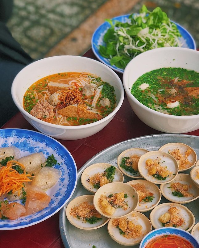 Bánh bèo mâm với topping siêu xịn và bánh mì hồ lô - bò lá lốt lót dạ xế chiều ảnh 4