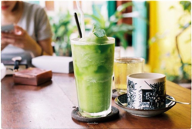 Cà phê vintage mô phỏng Hội An mộng mơ trong khu chung cư “sống ảo” nhất Sài Gòn ảnh 3
