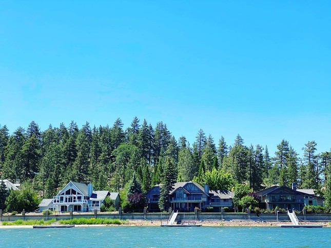 Big Bear Lake (hồ Gấu Bự) - thành phố trên núi được bao quanh bởi hàng thông xanh rì ảnh 10
