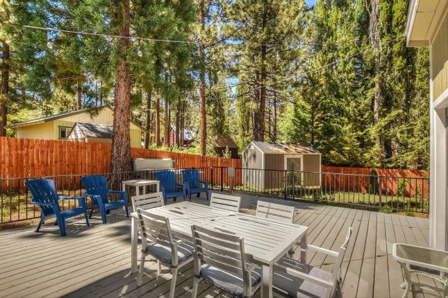 Big Bear Lake (hồ Gấu Bự) - thành phố trên núi được bao quanh bởi hàng thông xanh rì ảnh 17