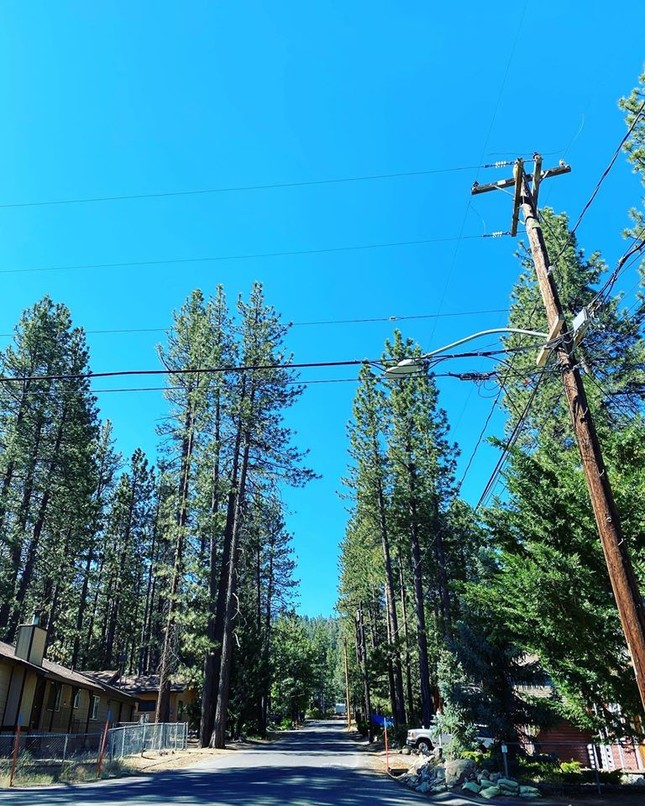 Big Bear Lake (hồ Gấu Bự) - thành phố trên núi được bao quanh bởi hàng thông xanh rì ảnh 19