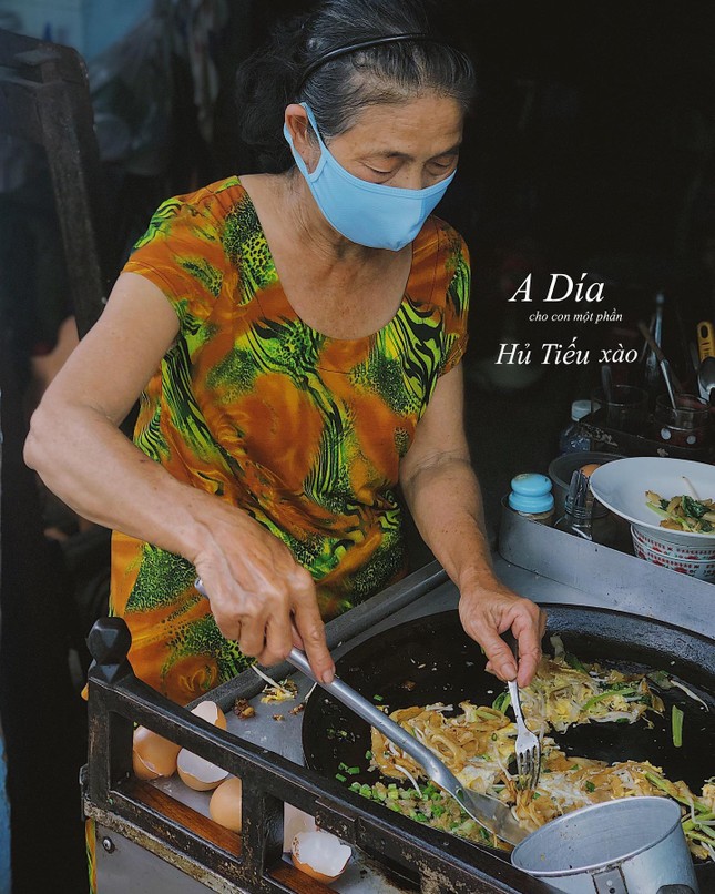 Những món ăn thân thuộc: Hủ tiếu xào người Hoa và mì bò hầm ngon nức tiếng ảnh 1