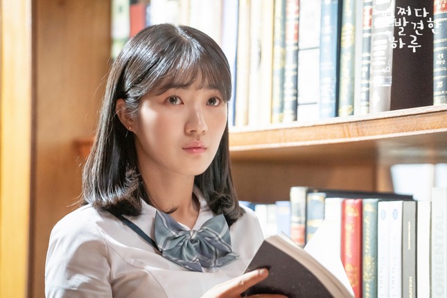 Phải vượt qua ngọn núi này, ta mới thấy được thung lũng cỏ hoa rực rỡ ở phía bên kia ảnh 1