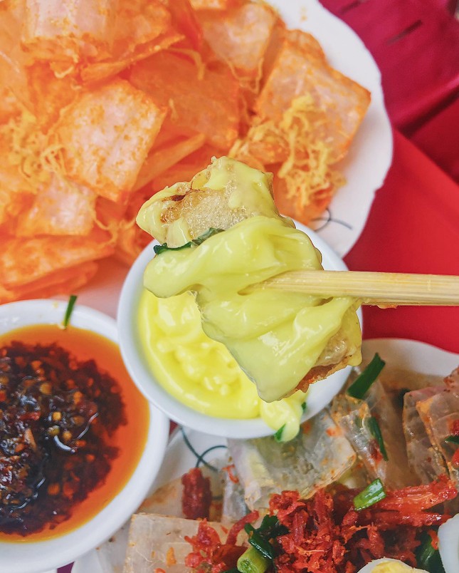 Menu ăn vặt “ba chấm là ngất ngây” của teen Sài Gòn: Bò bía 1,5K, súp “gói cả thế giới“ ảnh 7