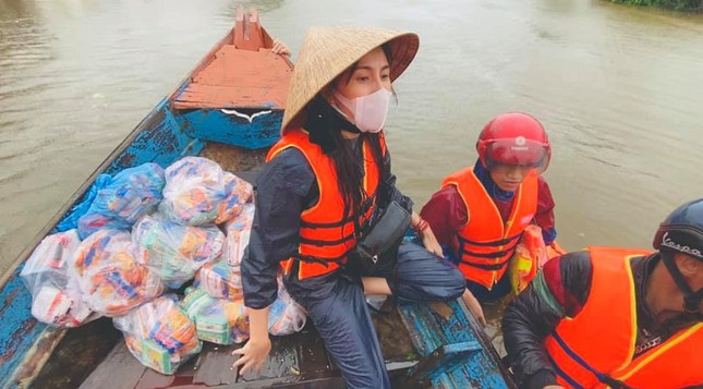 Dịch bệnh chưa qua, lũ lớn kéo tới - Khó khăn ở mọi nơi và tình người cũng thế! ảnh 2