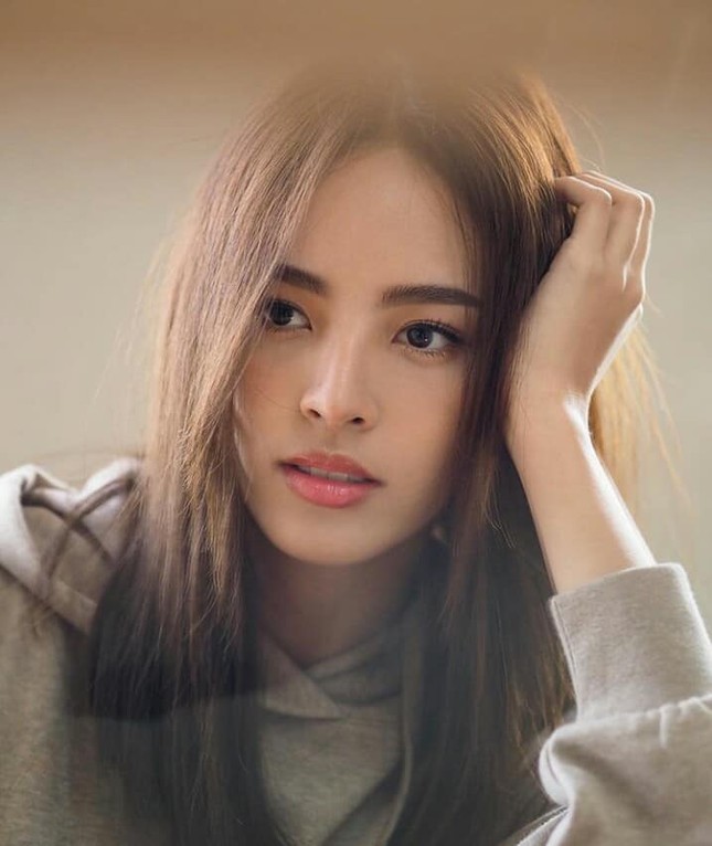 Nếu một ngày bị cả thế giới quay lưng, em sẽ làm gì để sinh tồn trong “tâm bão“? ảnh 1