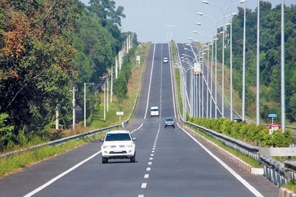 Vi vu từ Sài Gòn lên Đà Lạt chỉ còn 3 tiếng nhờ tuyến cao ốc Dầu Giây - Liên Khương ảnh 1