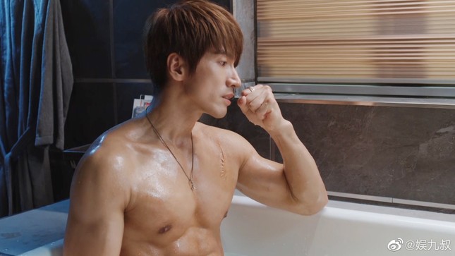“Đạo Minh Tự” Ngôn Thừa Húc gây sốt với body cực phẩm ở tuổi 43 trong phim mới ảnh 4