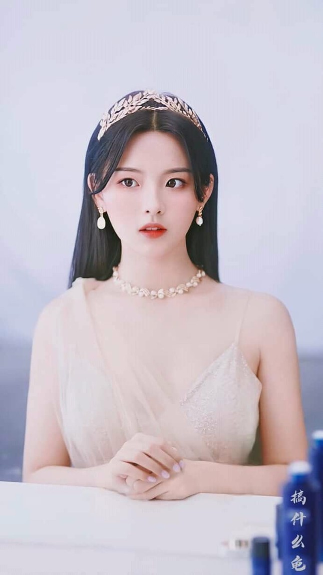 Hội những nữ idol không ngại “bóc phốt” ông chủ: Ngu Thư Hân chuyên đem sếp ra tấu hài ảnh 5