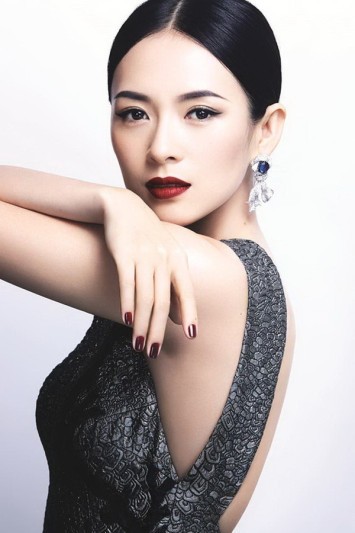 Chương Tử Di bất ngờ leo lên top tìm kiếm Weibo khi lần đầu khoe ảnh cận mặt quý tử ảnh 6