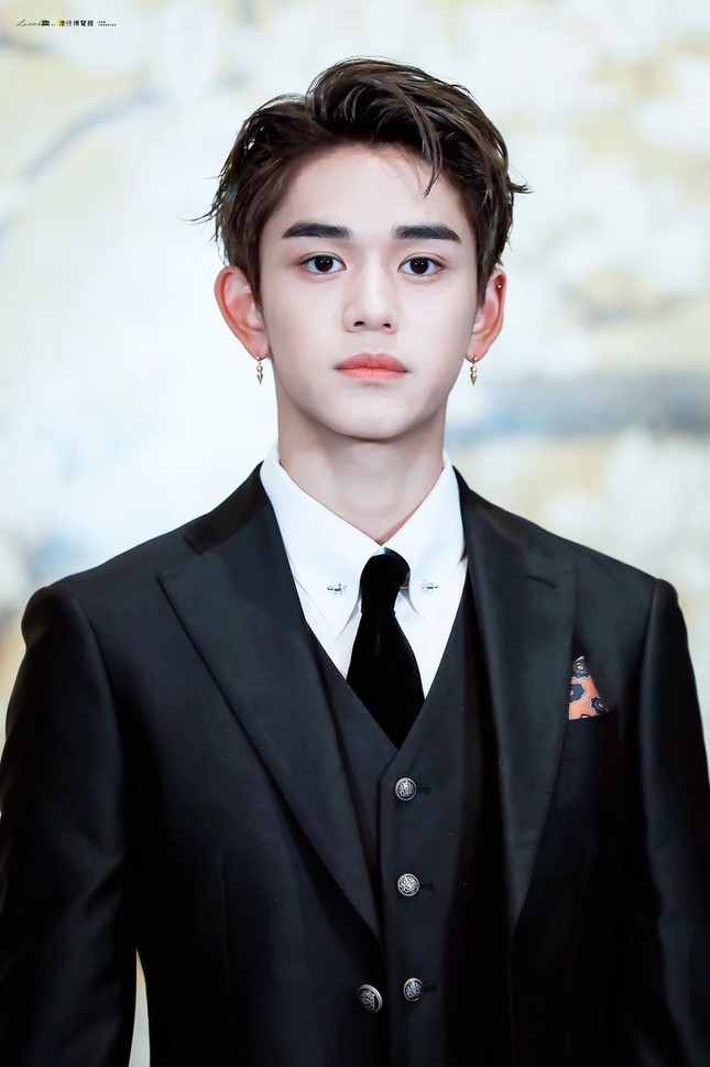 Vì sao dân mạng phẫn nộ chuyện Lucas (NCT) lộ bao thuốc lá khi đang livestream? ảnh 8