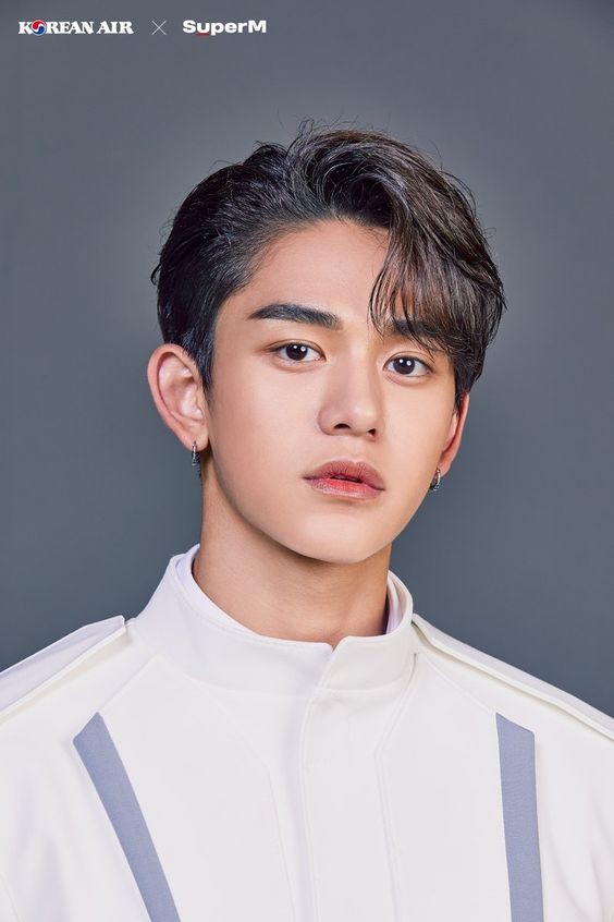 Vì sao dân mạng phẫn nộ chuyện Lucas (NCT) lộ bao thuốc lá khi đang livestream? ảnh 1