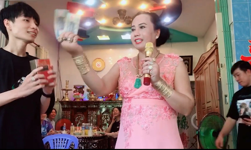 Fan Cai Lậy trai xinh gái đẹp nườm nượp thăm cô Minh Hiếu “Bảy Miếng Đất” ảnh 17