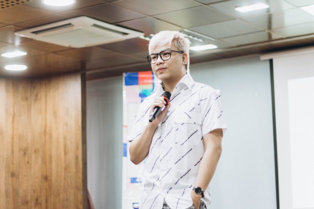 Thử Thách Kim Cương 2020: Học sáng tạo nội dung cùng nhà sản xuất âm nhạc Hứa Kim Tuyền ảnh 1