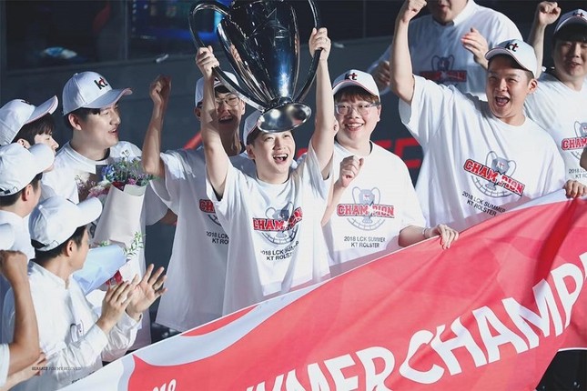 Trong thế giới fangirl: Hạnh phúc khi cùng KT Rolster đi đến đỉnh vinh quang! ảnh 2