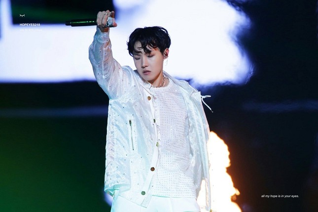 Trong thế giới fangirl: Hoseok cho tớ thấy muốn leo lên đỉnh thì đừng sợ rơi xuống ảnh 1