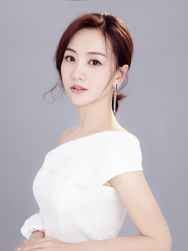 Trong thế giới fangirl: Trăm thương ngàn nhớ gửi Dương Dung, đóa phù dung của tôi ảnh 1