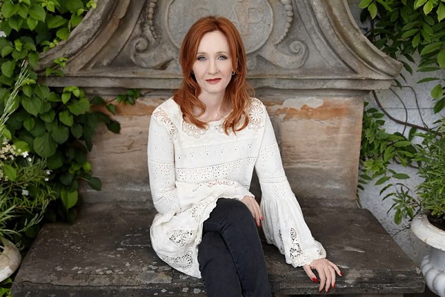Trong thế giới fangirl: J.K.Rowling là người giúp tôi vẽ tiếp giấc mơ tuổi thơ ảnh 3