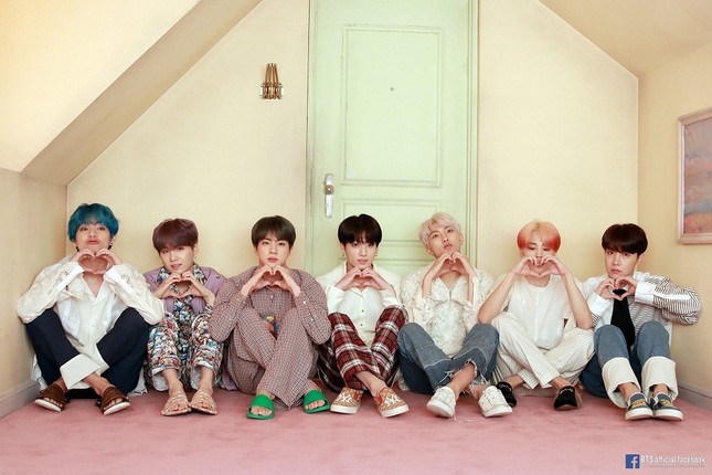 Trong thế giới fangirl: Thế giới của tôi là vũ trụ lấp lánh những ngôi sao đẹp nhất ảnh 3