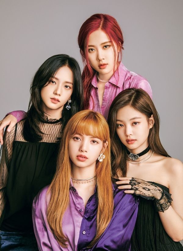 Trong thế giới fangirl: Hãy đứng lên theo đuổi đam mê của chính mình như BLACKPINK! ảnh 1