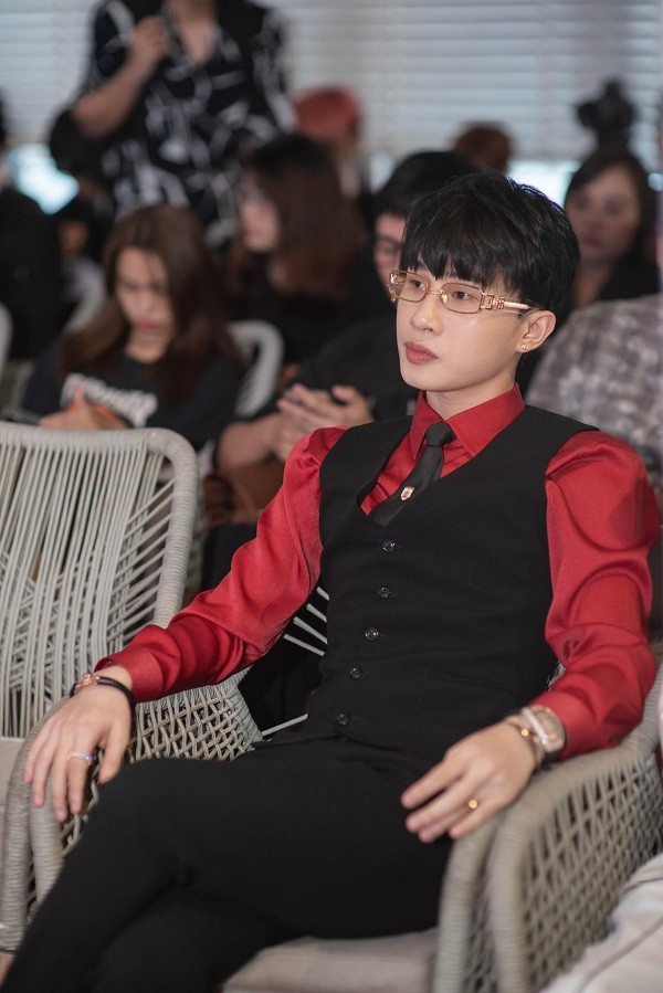 Trong thế giới fangirl: Thích Jack là tự nguyện, nên đừng cảm ơn Đóm mãi nhé chàng trai! ảnh 1