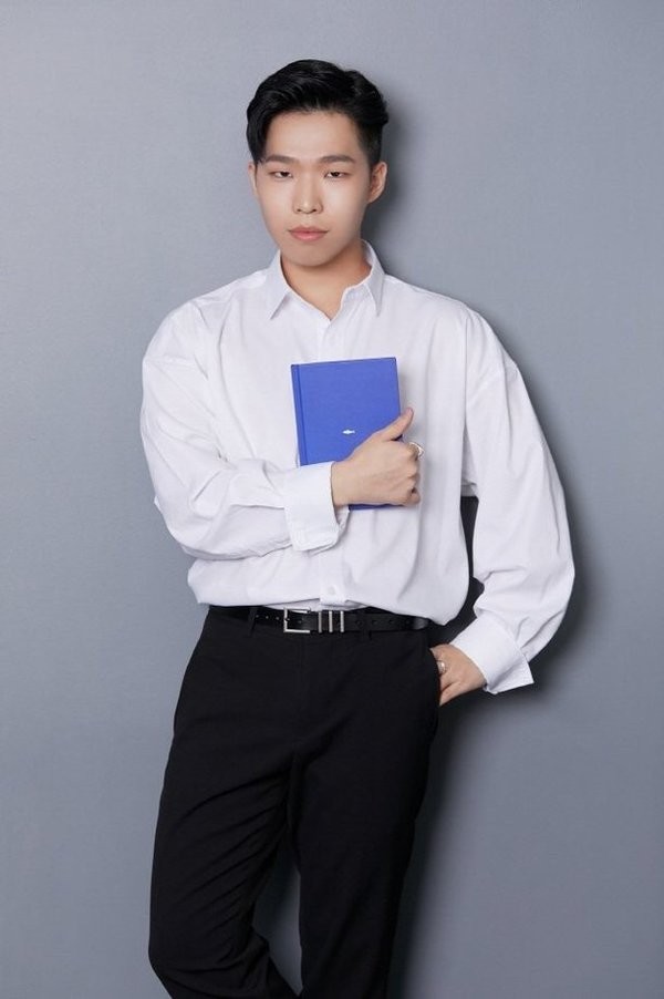 Chan Hyuk, Jessica và Mizushima Hiro: Những nghệ sĩ thử viết tiểu thuyết và đã thành công ảnh 3