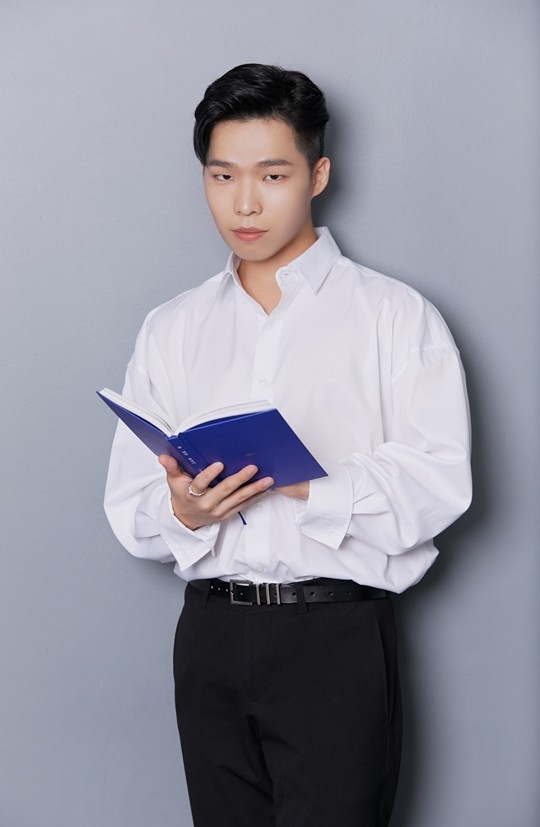 Chan Hyuk, Jessica và Mizushima Hiro: Những nghệ sĩ thử viết tiểu thuyết và đã thành công ảnh 4