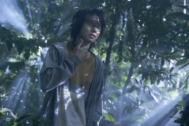 Cả một trời phim hay trên Netflix: Đủ cả tình cảm và đấu trí, trai đẹp quý tộc lẫn siêu trộm! ảnh 4