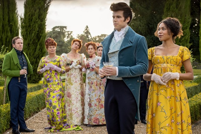 Chân dung gia đình thượng lưu “Bridgerton” của Netflix: Trai thì xinh, gái thì đẹp! ảnh 11