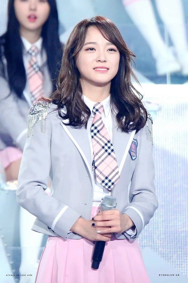 Kim Se Jeong và hành trình từ “thần tượng tỏa nắng” đến nữ diễn viên phim ăn khách ảnh 1