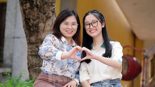 Vẻ đẹp trong veo 'gây sốt' của nữ thủ khoa kỳ thi tốt nghiệp THPT 2023 ảnh 6