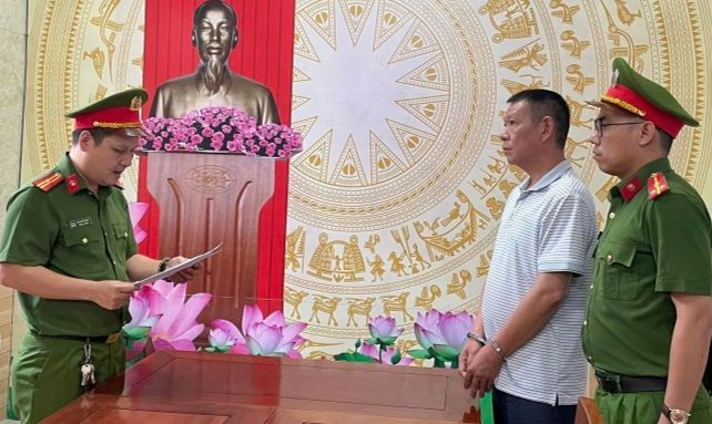 Ly kỳ lời khai của cặp vợ chồng lừa người thân quen hơn 15 tỷ đồng ảnh 1