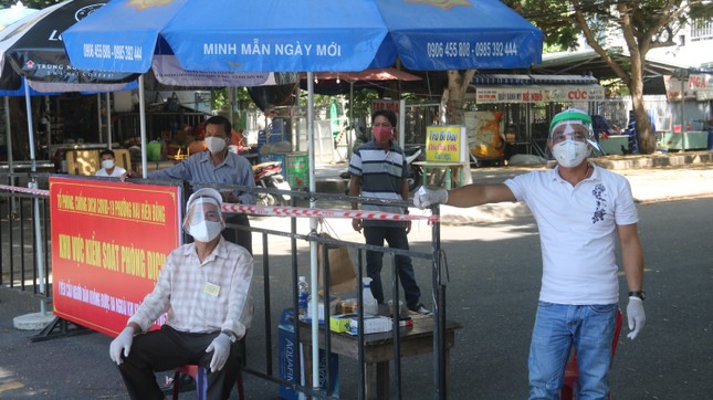 Thêm nhiều người ở 'phố chung cư' Đà Nẵng mắc COVID-19 ảnh 2