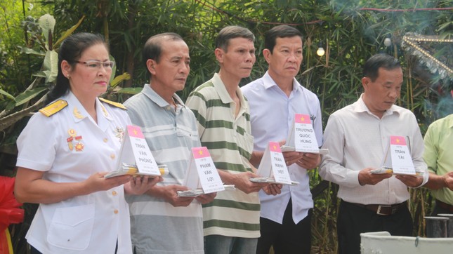 Tưởng niệm 64 liệt sĩ Gạc Ma: Những bài vị trên con tàu HQ-604 ảnh 5