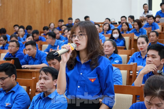 Phó Bí thư Thường trực Tỉnh ủy Bắc Giang đối thoại với cán bộ Đoàn ảnh 2