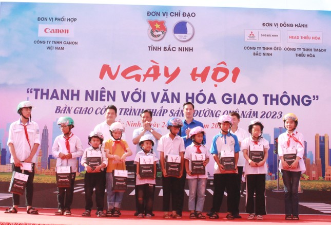 Tuổi trẻ Bắc Ninh tiên phong thực hiện văn hóa giao thông ảnh 1