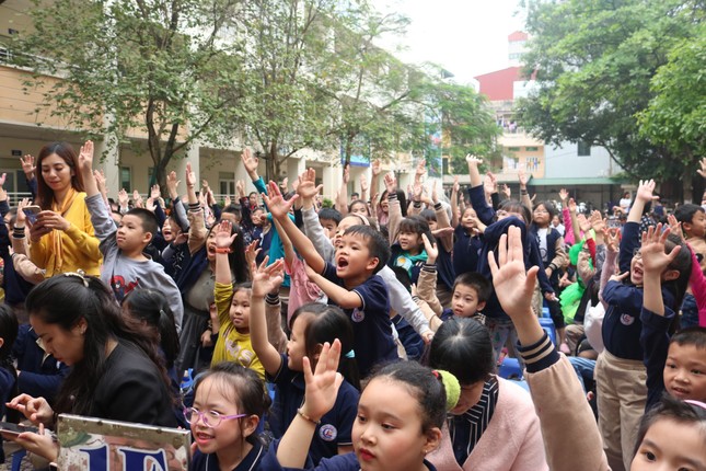 Tiểu học Cát Linh: Tween bước vào thế giới cổ tích trong "Hội diễn kể chuyện theo sách" ảnh 11