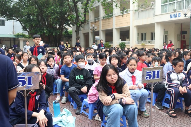 Tiểu học Cát Linh: Tween bước vào thế giới cổ tích trong "Hội diễn kể chuyện theo sách" ảnh 9