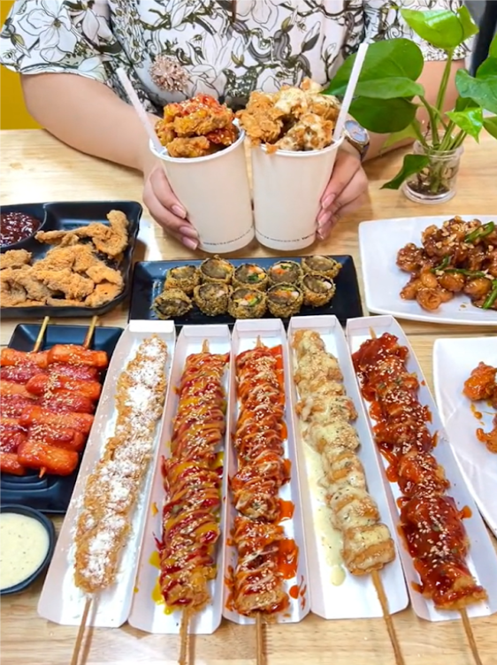 "Ăn sập" chợ Phùng Khoang với 7749 đồ ăn vặt tại "thiên đường ẩm thực" ngõ 67 ảnh 4