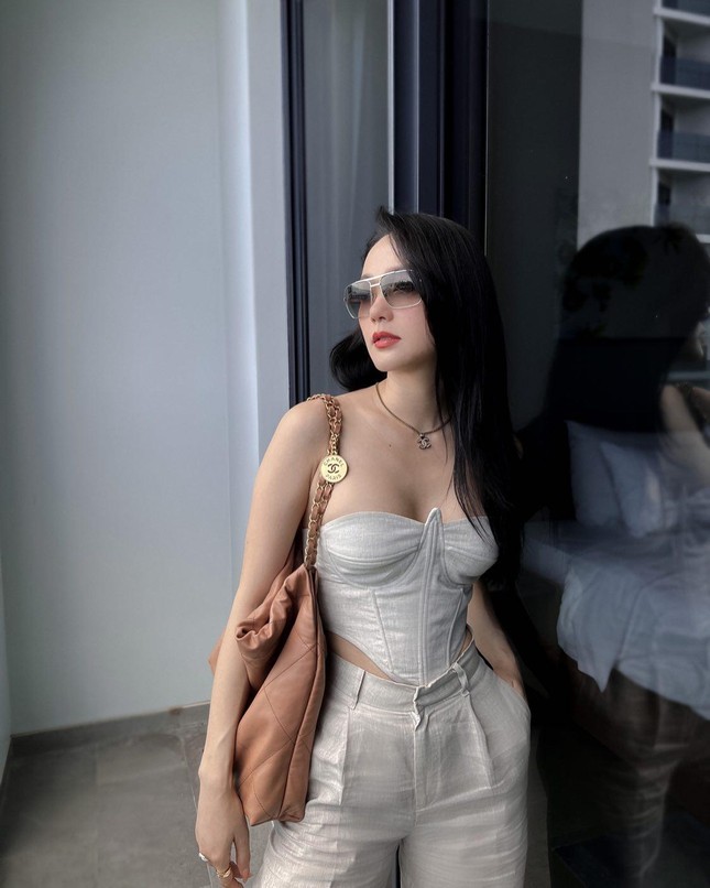 Minh Hang ist bereits sexy und öffnet sich noch mehr, nachdem sie einen reichen Ehemann geheiratet hat, Foto 6