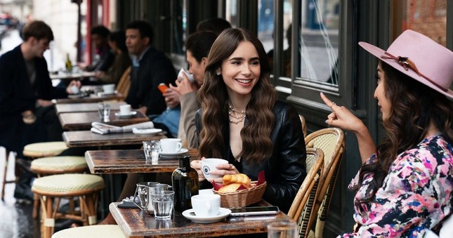 Netflix gật đầu với mùa 2 “Emily in Paris”, nhưng liệu bộ phim có nên tiếp tục hay không? ảnh 1