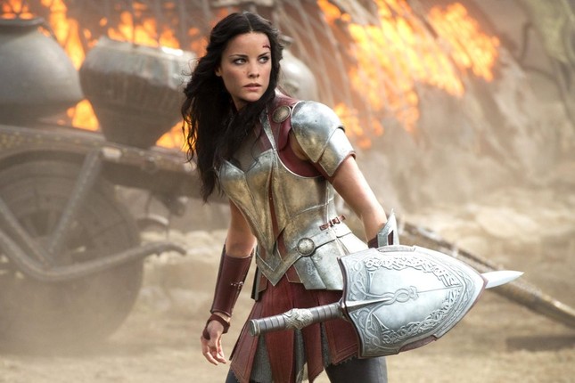 “Thor: Love and Thunder” khởi động với dàn cast đông không tưởng, chẳng khác gì Avengers ảnh 3
