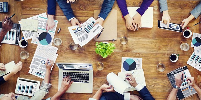Một bàn tay vẫn còn cần một bàn tay nữa mới tạo nên tiếng vỗ ảnh 2