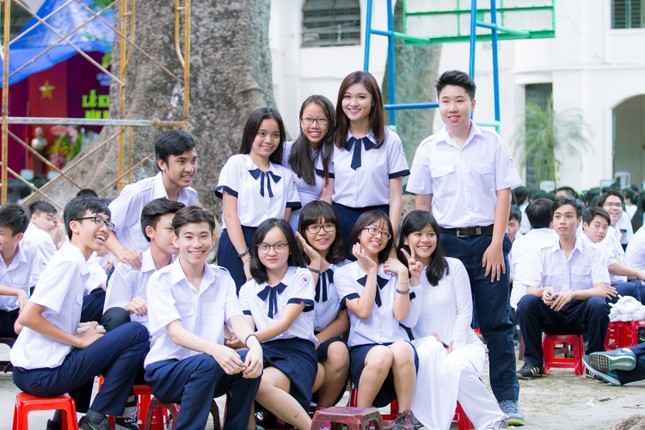 Cuộc sống không phải là chờ đợi những cơn bão để vượt qua ảnh 1