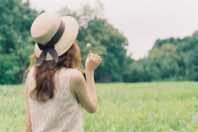 Con người không bị quấy rầy bởi hoàn cảnh, mà bởi cách mà họ nhìn chúng ảnh 2