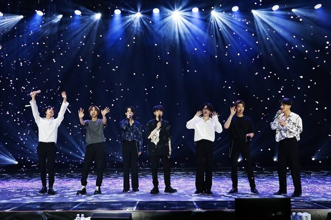 Gọi tên 3 nhóm nhạc K-Pop có concert online thu hút lượng người xem ấn tượng nhất năm 2020 ảnh 1