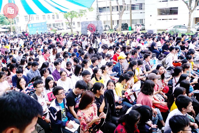Khó nghĩ khi chọn trường? Hãy “tìm đường” từ chuỗi chương trình tư vấn tuyển sinh! ảnh 1